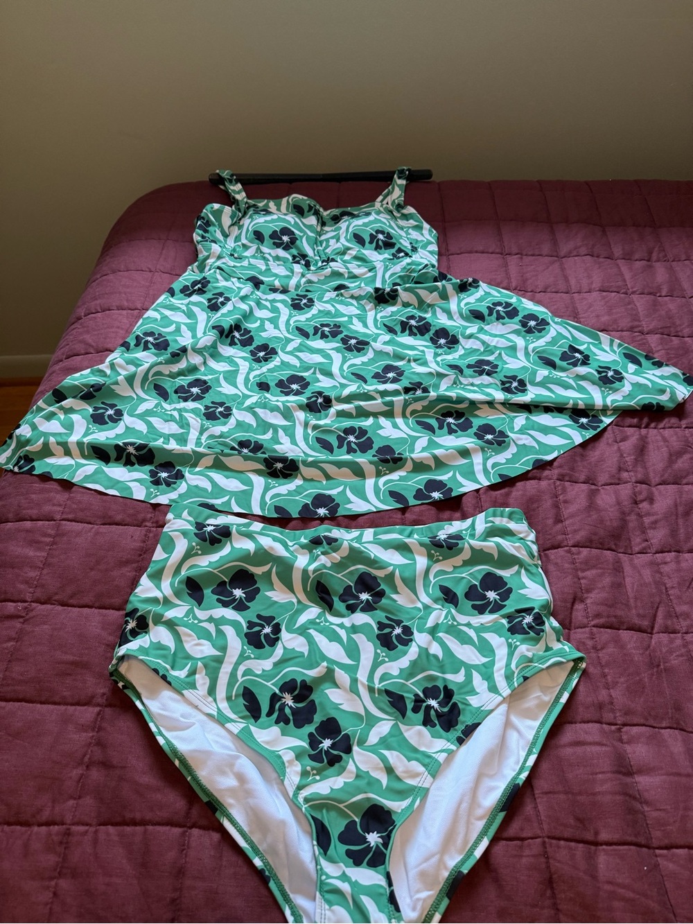 Green Floral Tankini Set with High-Waist Bottoms